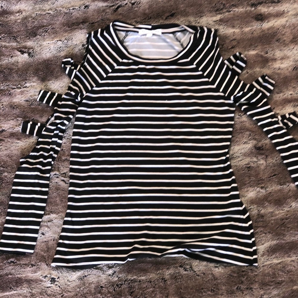 Lola Grace top Small. NWOT